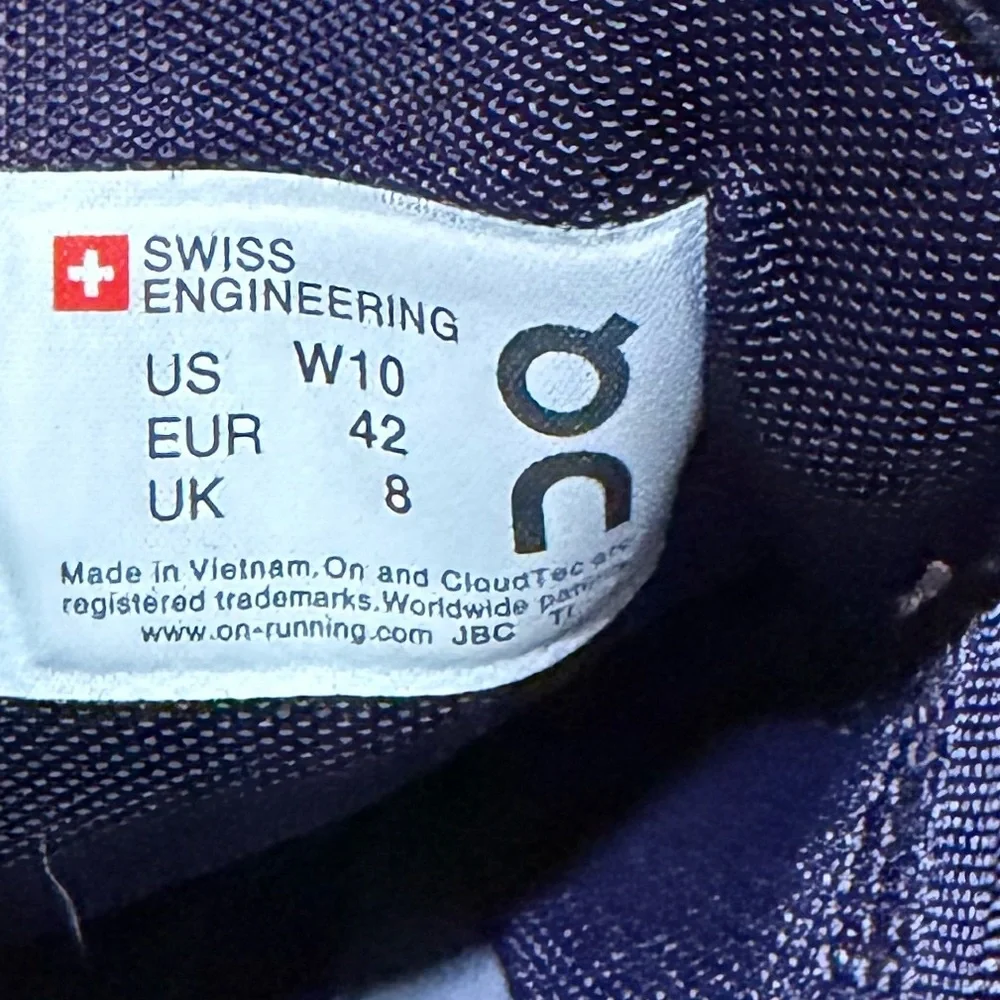 On Running Cloudflow Running Shoes  - Violet / Tide - Womens size 10 - Picture 8 of 9